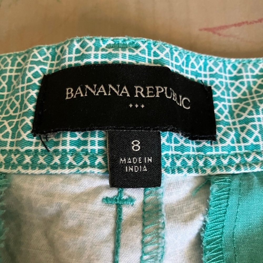 Banana Republic Green Bermudas Casual Summer Style - Picture 2 of 4